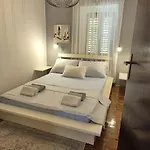 Case de vacanță Kamena Kuca Sa Bazenom Sveti Vid-Miholjice
