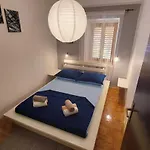 Case de vacanță Kamena Kuca Sa Bazenom *