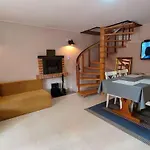 Kamena Kuca Sa Bazenom * Sveti Vid-Miholjice