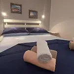 Kamena Kuca Sa Bazenom * Sveti Vid-Miholjice