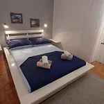Case de vacanță Kamena Kuca Sa Bazenom *