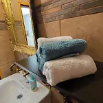 Kamena Kuca Sa Bazenom * Sveti Vid-Miholjice