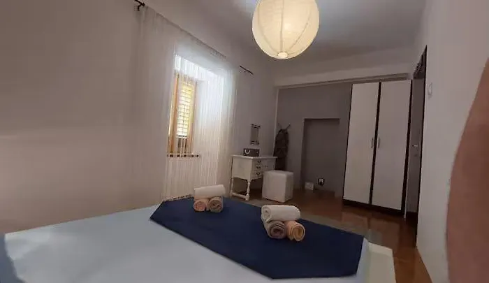 Dom wakacyjny Kamena Kuca Sa Bazenom