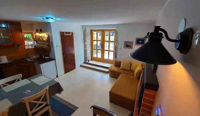 Kamena Kuca Sa Bazenom Dom wakacyjny *