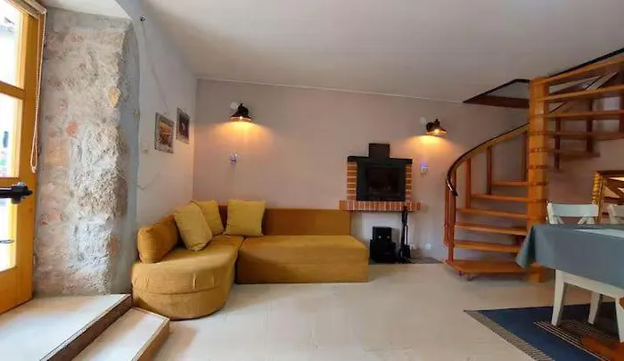 Kamena Kuca Sa Bazenom Sveti Vid-Miholjice